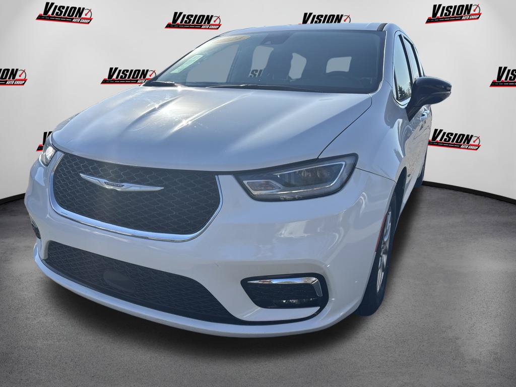 Used 2024 Chrysler Pacifica Touring-L