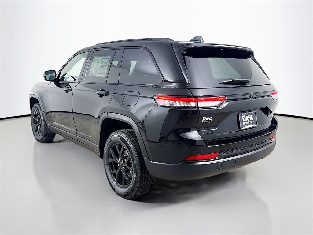 New 2025 Jeep Grand Cherokee Altitude image 5