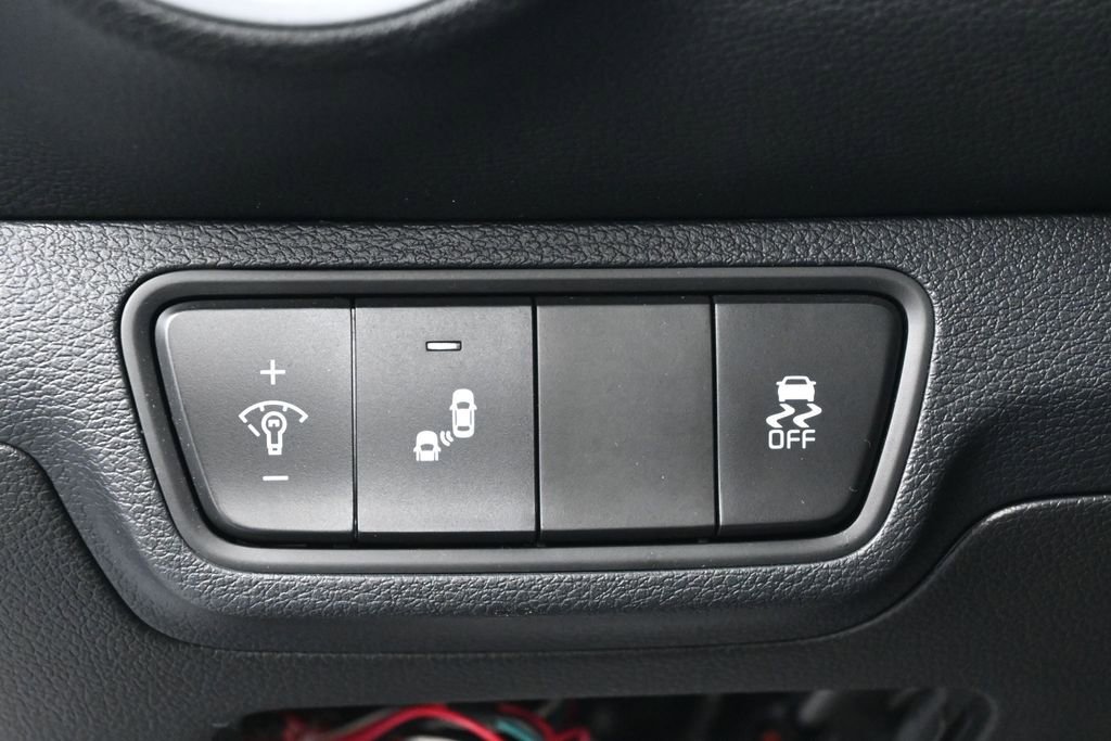 Used 2024 Kia Forte LXS w/ LXS Technology Package FWD image 17