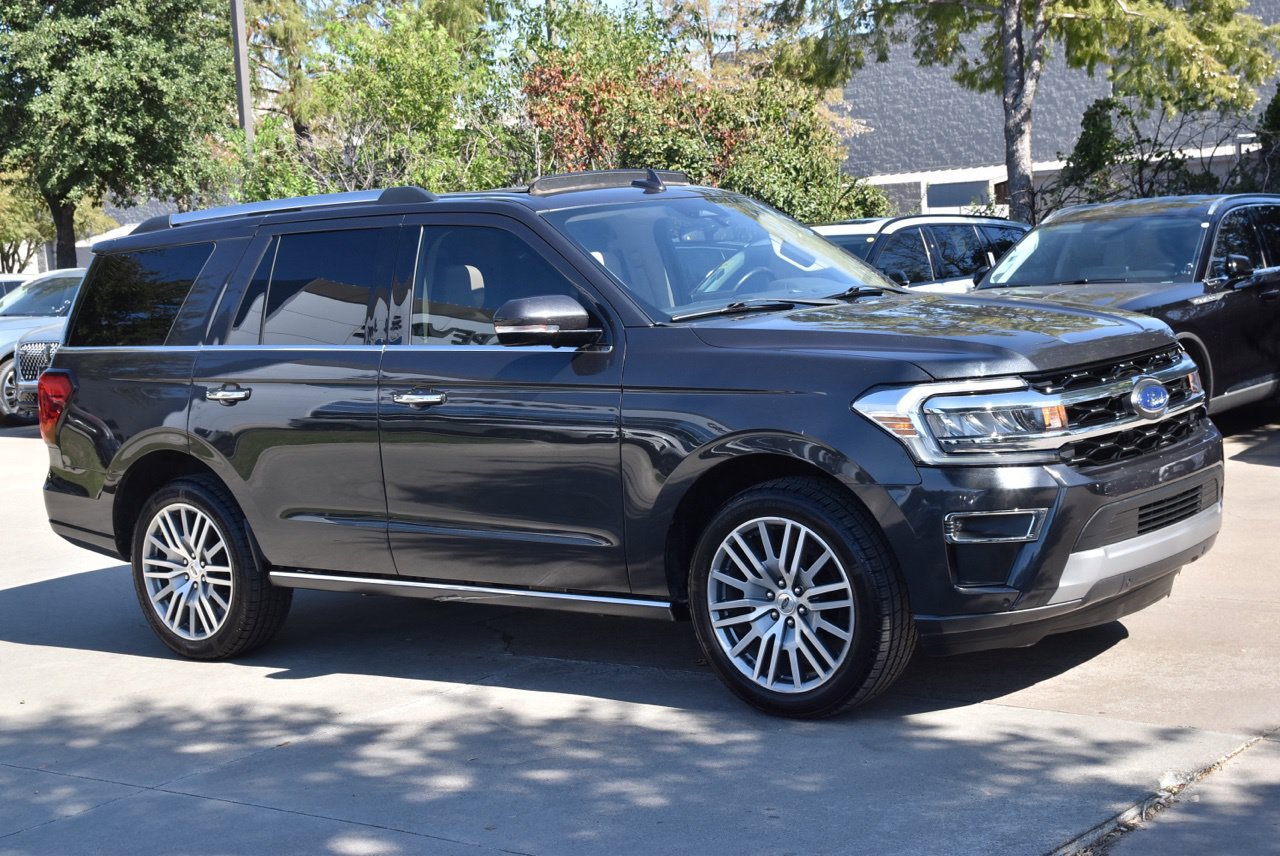 Used 2022 Ford Expedition Limited RWD image 5