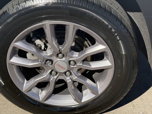 Used 2024 GMC Terrain SLT image 8