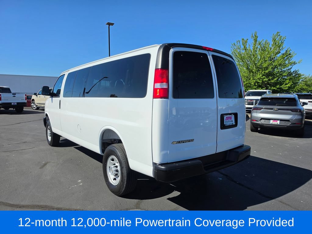 Used 2025 Chevrolet Express 3500 LS RWD image 3
