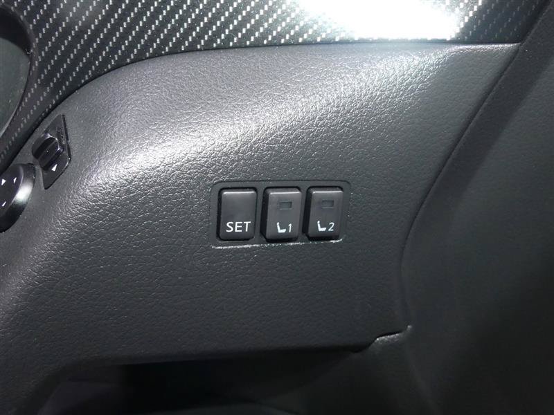 Used 2017 Nissan Rogue SL w/ SL HEV Premium Package AWD/4WD image 19
