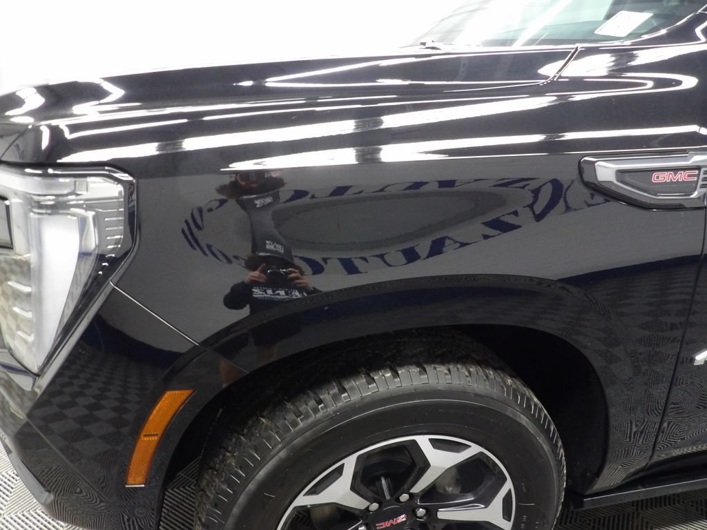 Used 2025 GMC Yukon XL AT4 AWD/4WD image 41