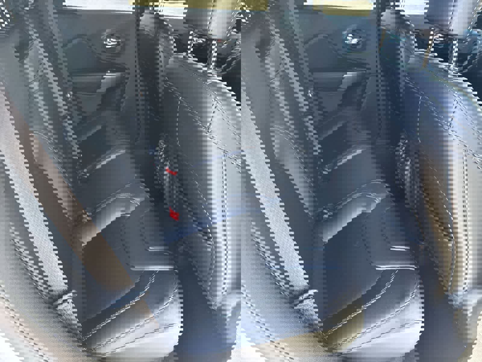 Used 2019 Jeep Cherokee Latitude Plus w/ Cold Weather Group image 13