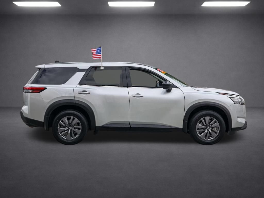 Used 2024 Nissan Pathfinder S FWD image 3