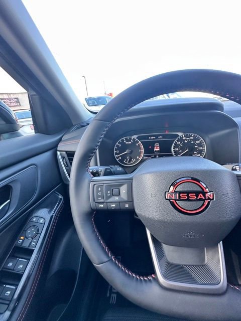 Certified 2025 Nissan Rogue SV image 18