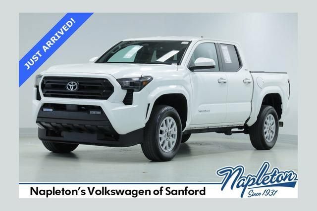 Used 2025 Toyota Tacoma SR5 AWD/4WD image 1