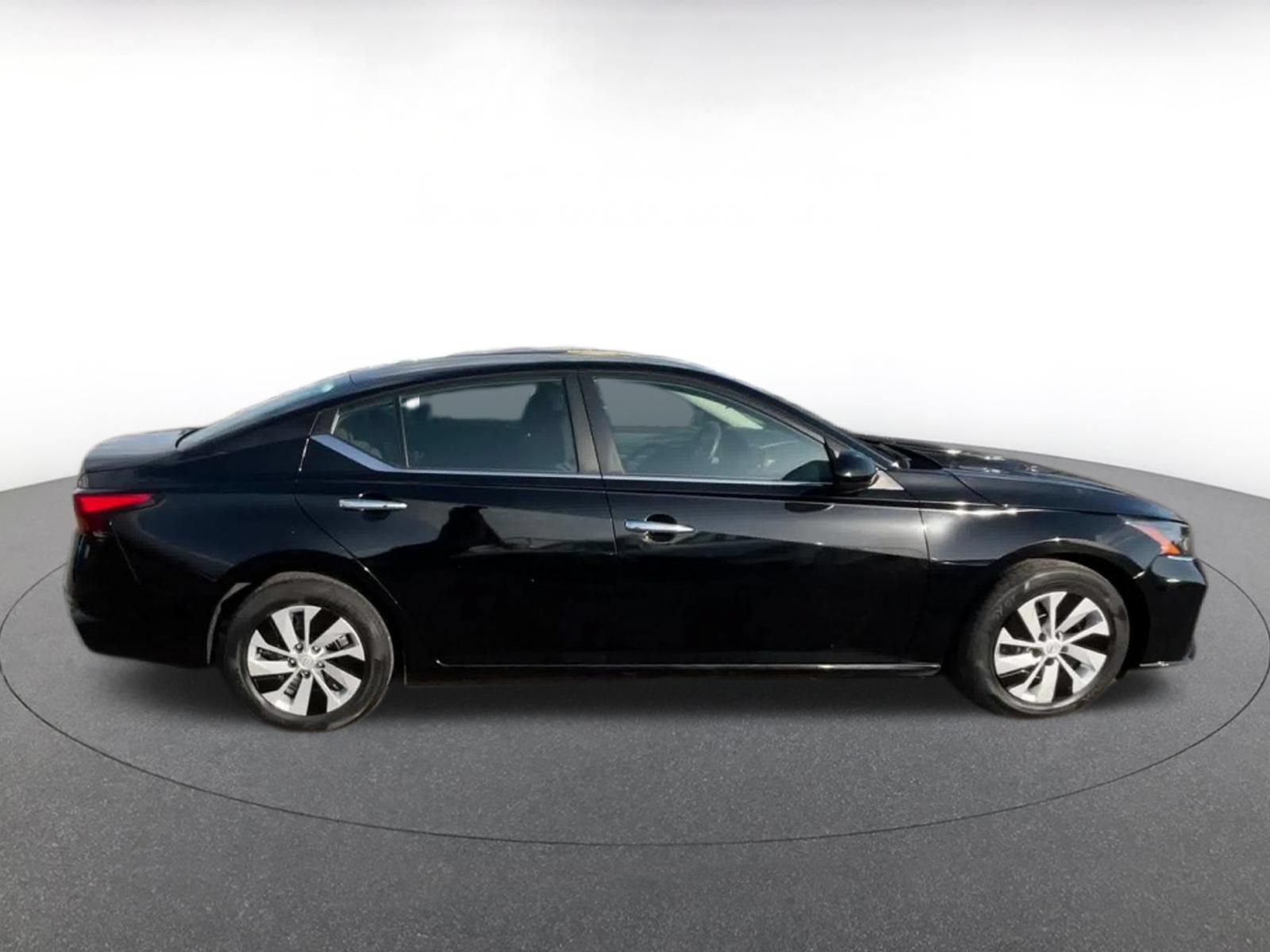 Used 2023 Nissan Altima 2.5 S FWD image 13
