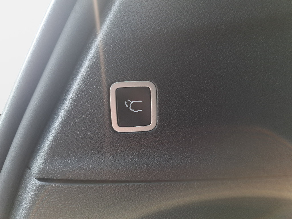 Certified 2023 Chrysler Pacifica Touring-L w/ Uconnect Theater Family Group AWD/4WD image 15