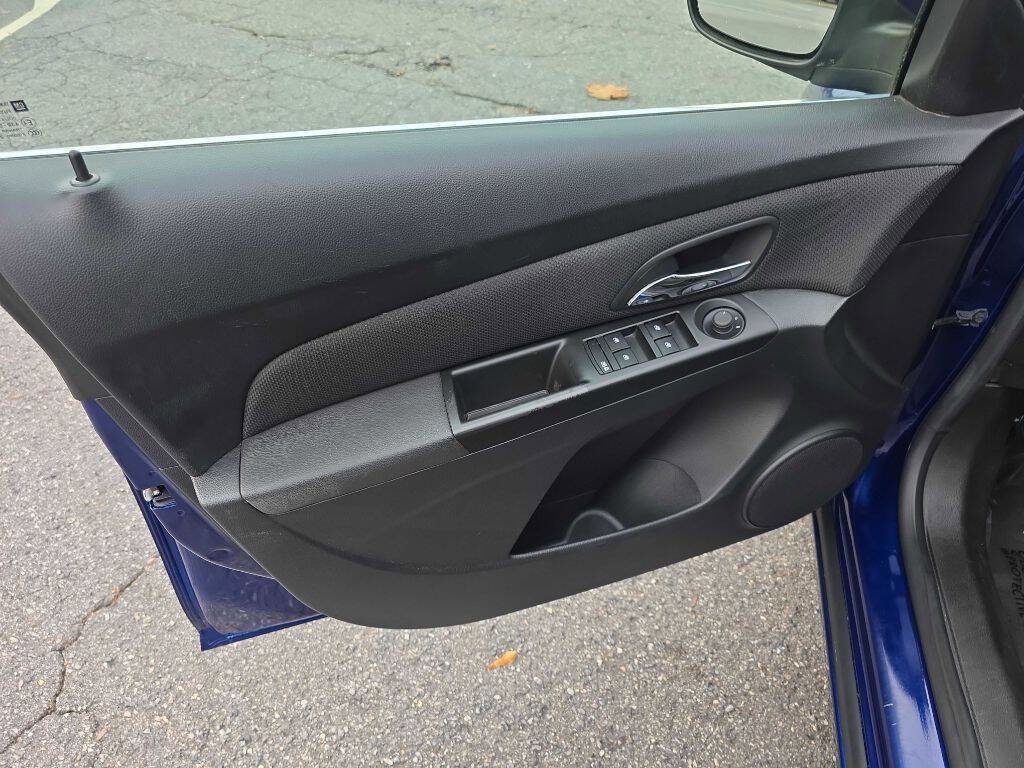 Used 2013 Chevrolet Cruze LT w/ Technology Package image 10