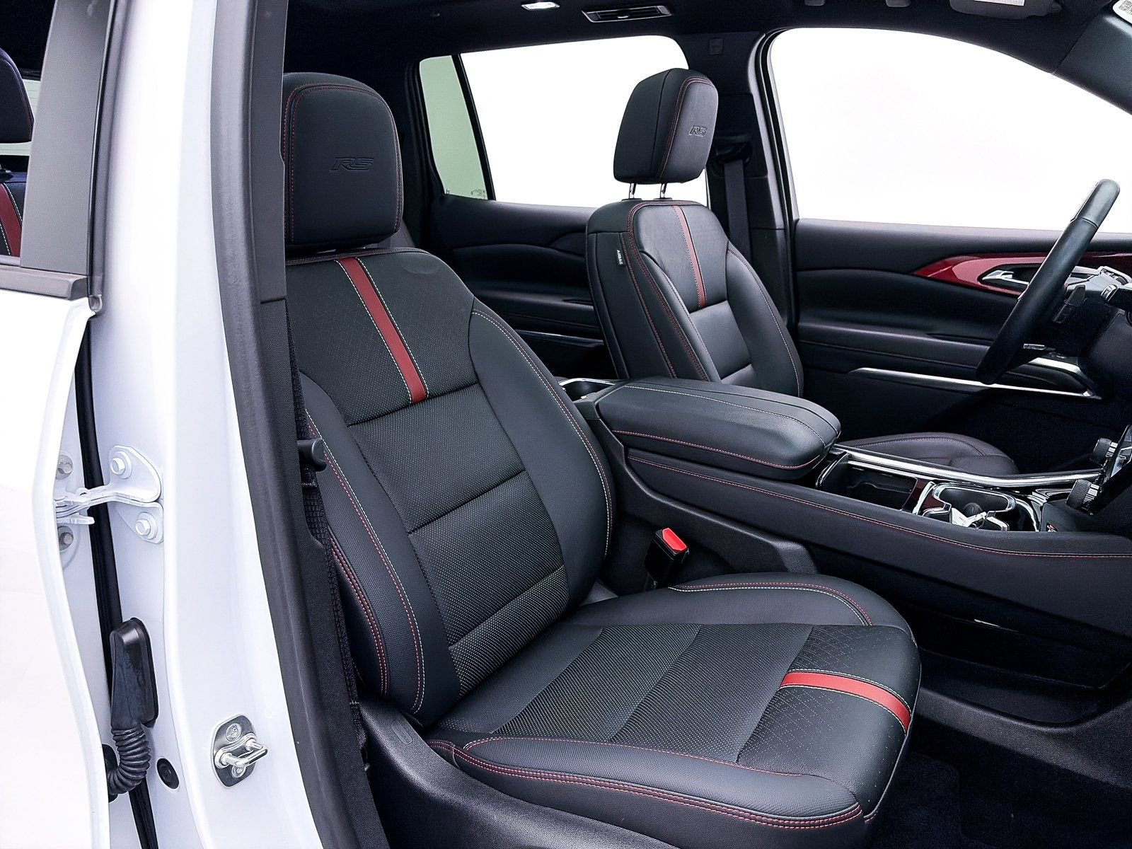 Used 2024 Chevrolet Traverse RS w/ LPO, Floor Liner Package AWD/4WD image 36