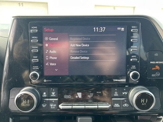 Used 2022 Toyota Highlander L image 23