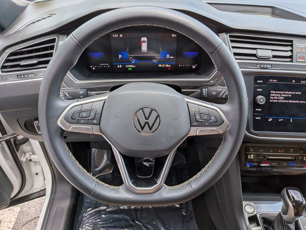 Used 2024 Volkswagen Tiguan SE AWD/4WD image 15