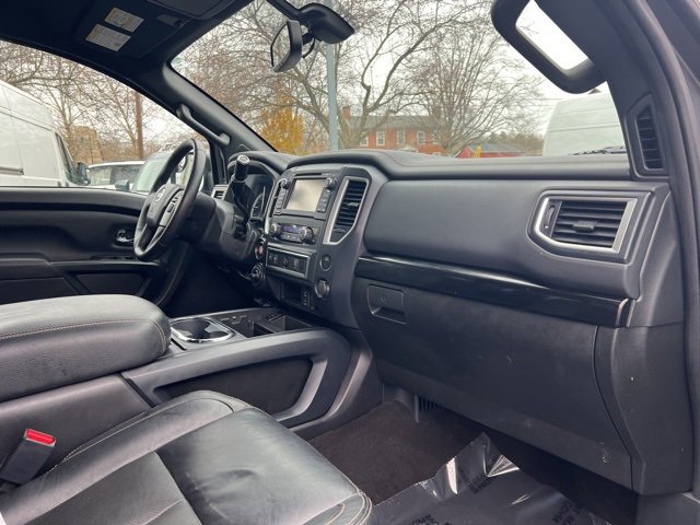 Used 2018 Nissan Titan SL w/ Midnight Edition image 11