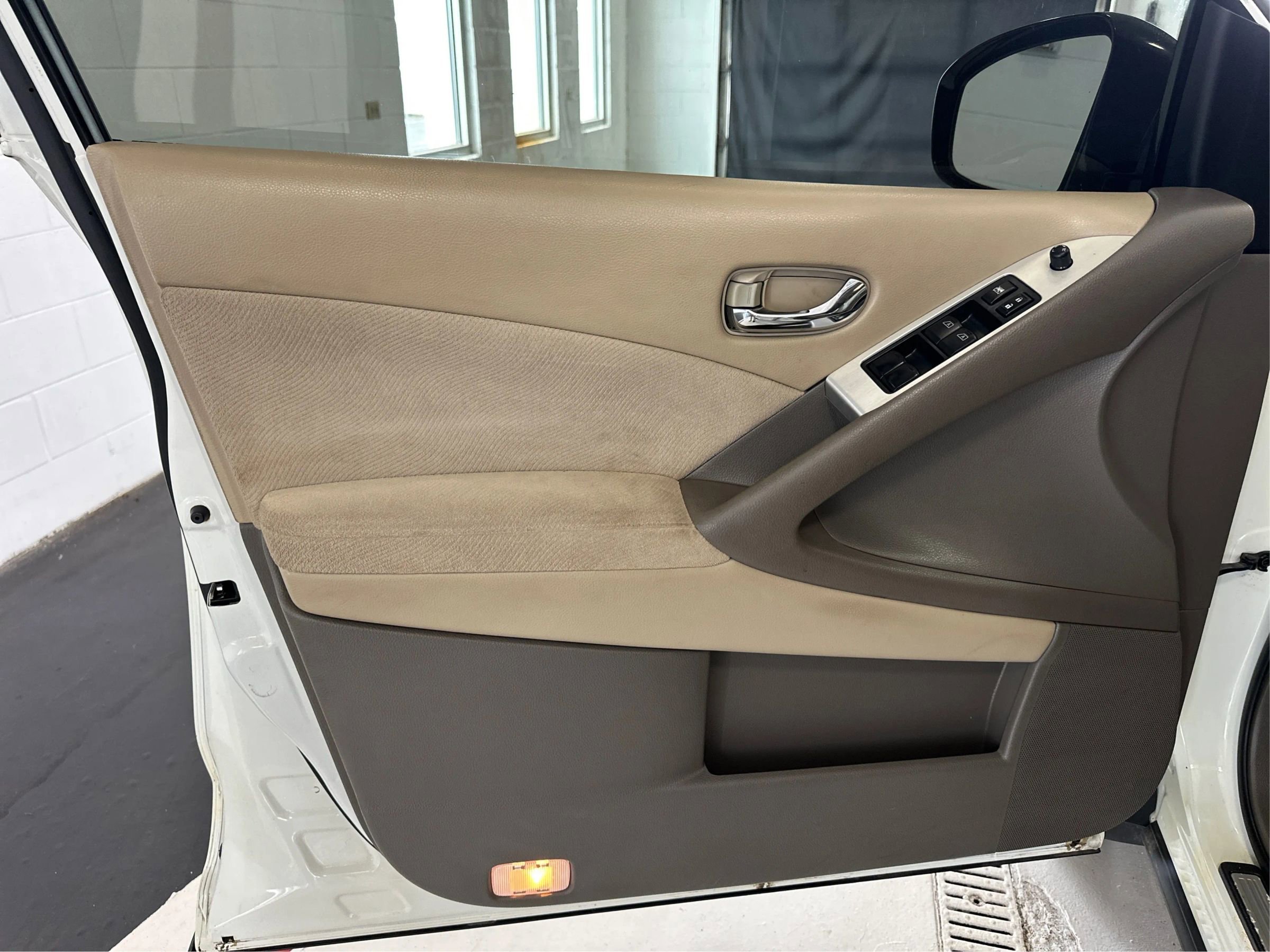 Used 2013 Nissan Murano S image 22