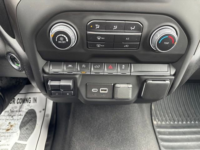 Used 2023 Chevrolet Silverado 1500 Custom image 18