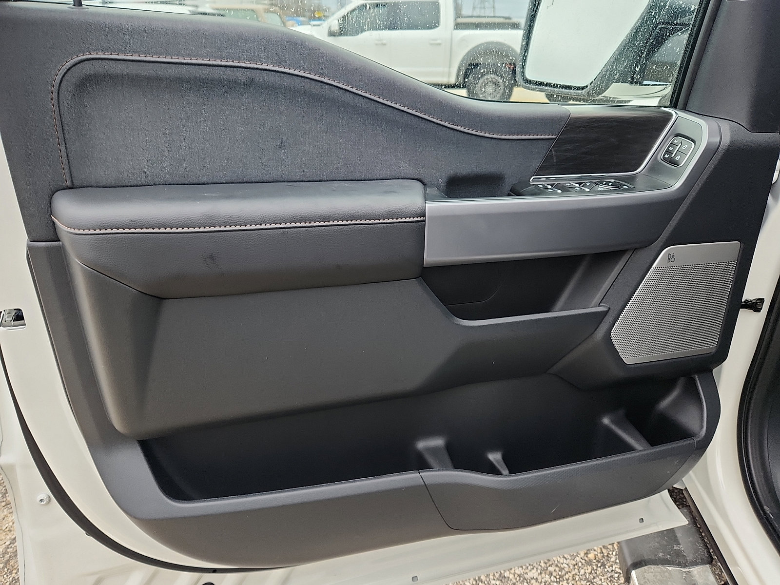 New 2025 Ford F150 Lariat w/ Equipment Group 501A Mid image 8