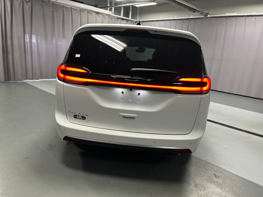 New 2027 Chrysler Pacifica Select w/ Family Tech Group FWD image 6