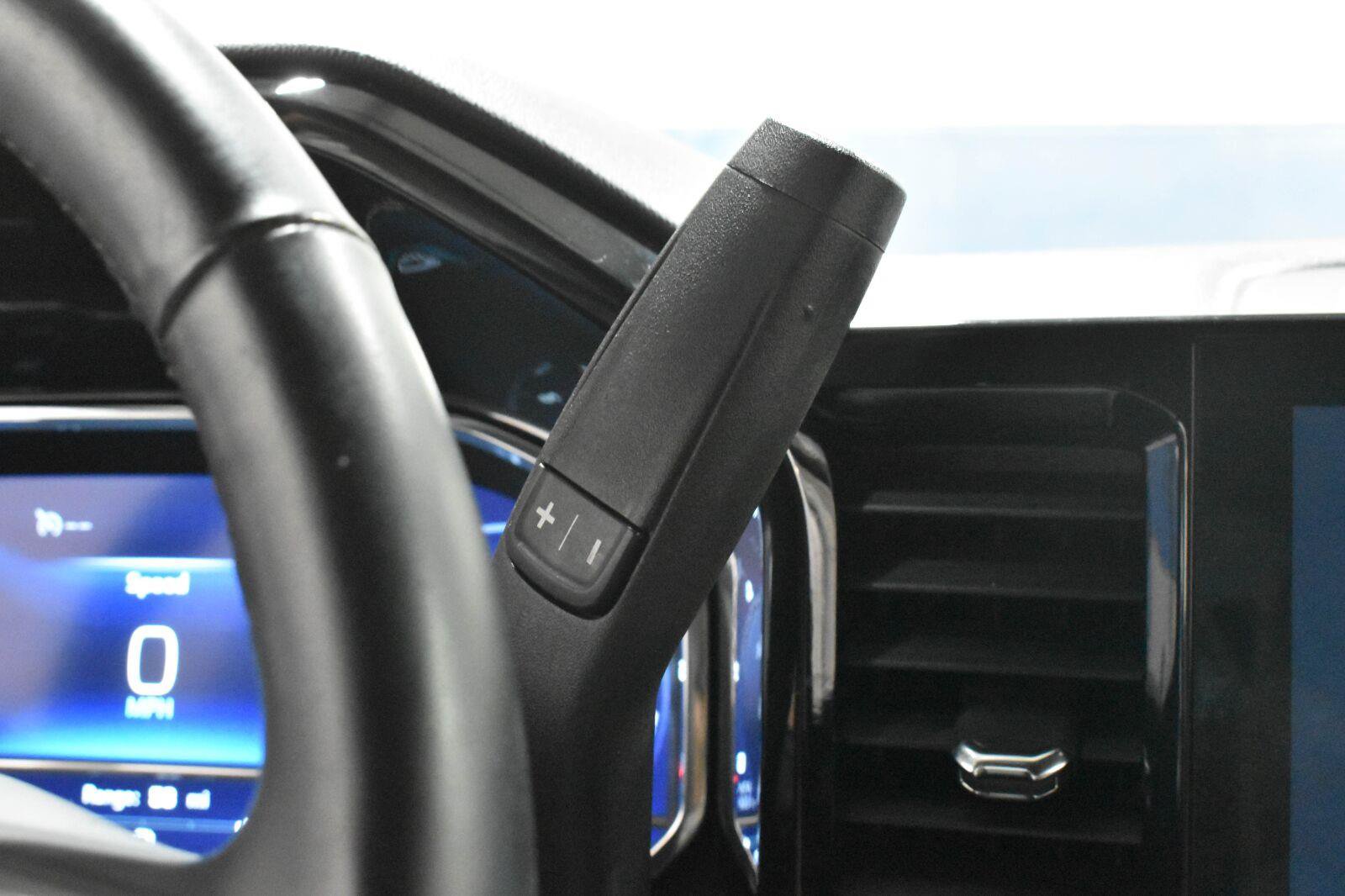 Used 2023 Chevrolet Silverado 1500 LT AWD/4WD image 12