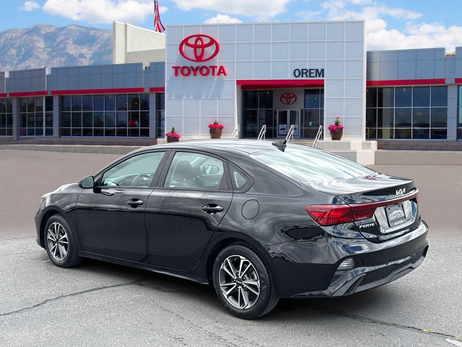 Used 2023 Kia Forte LXS w/ LXS Technology Package FWD image 4