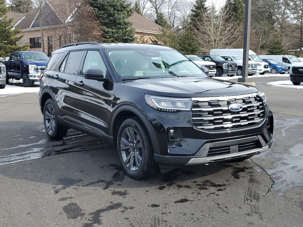 New 2026 Ford Explorer Active w/ Active Comfort Package image 3