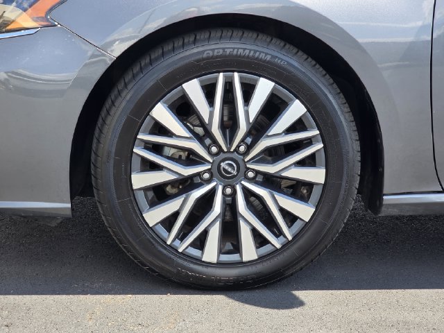 Used 2024 Nissan Altima 2.5 SV FWD image 30