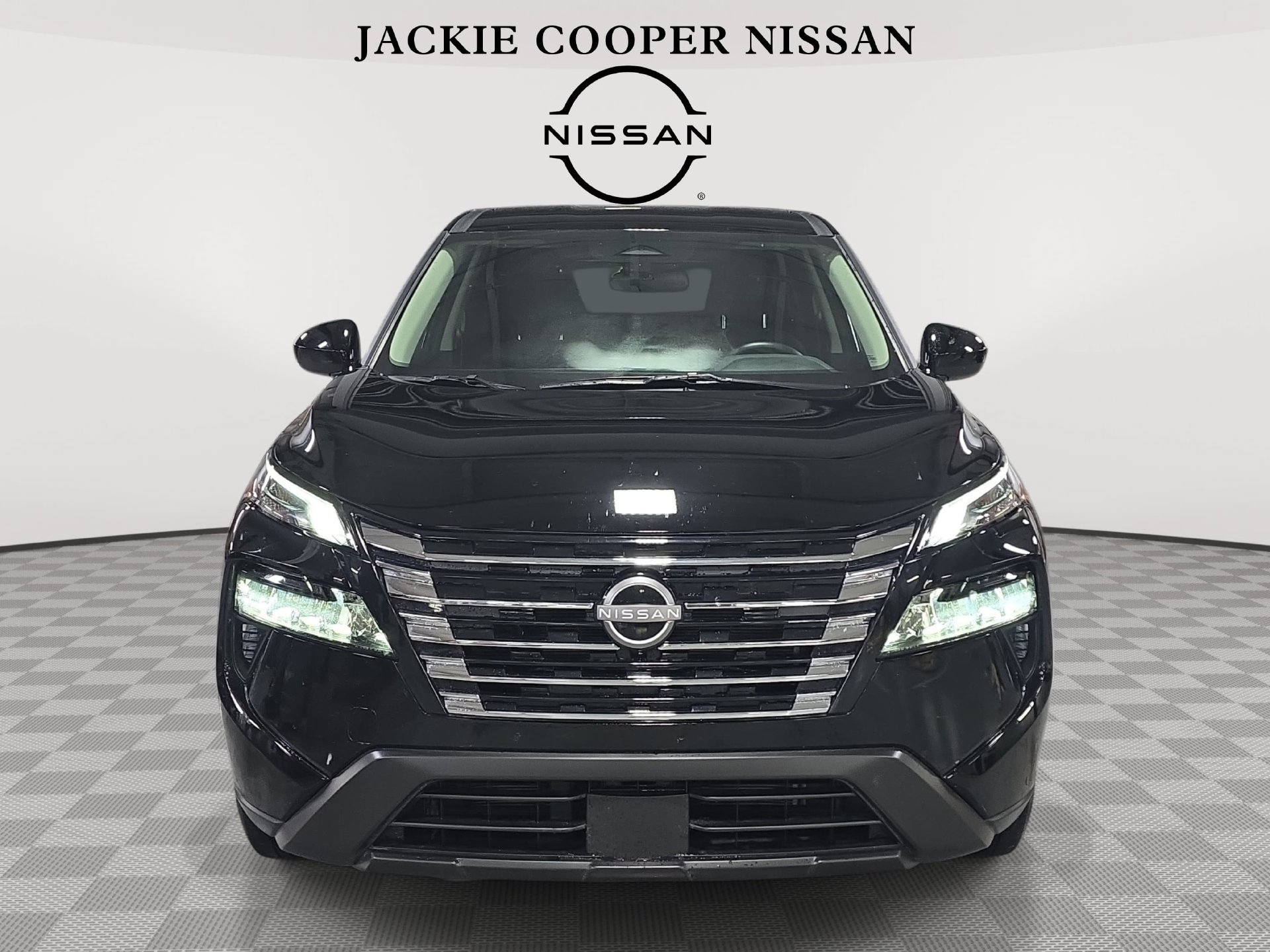Certified 2026 Nissan Rogue SV FWD image 2