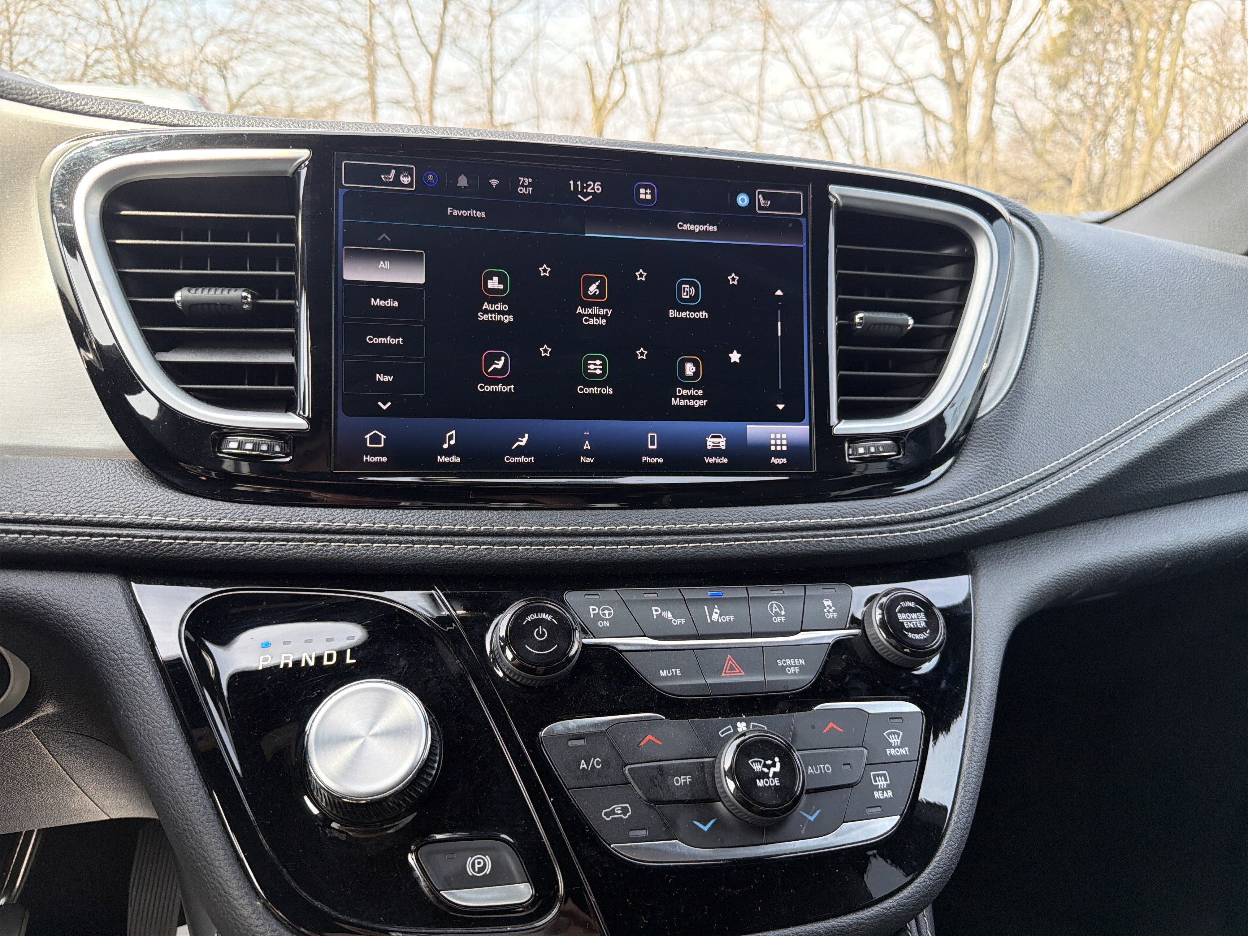 Used 2024 Chrysler Pacifica Limited w/ Uconnect Theater Family Group image 32