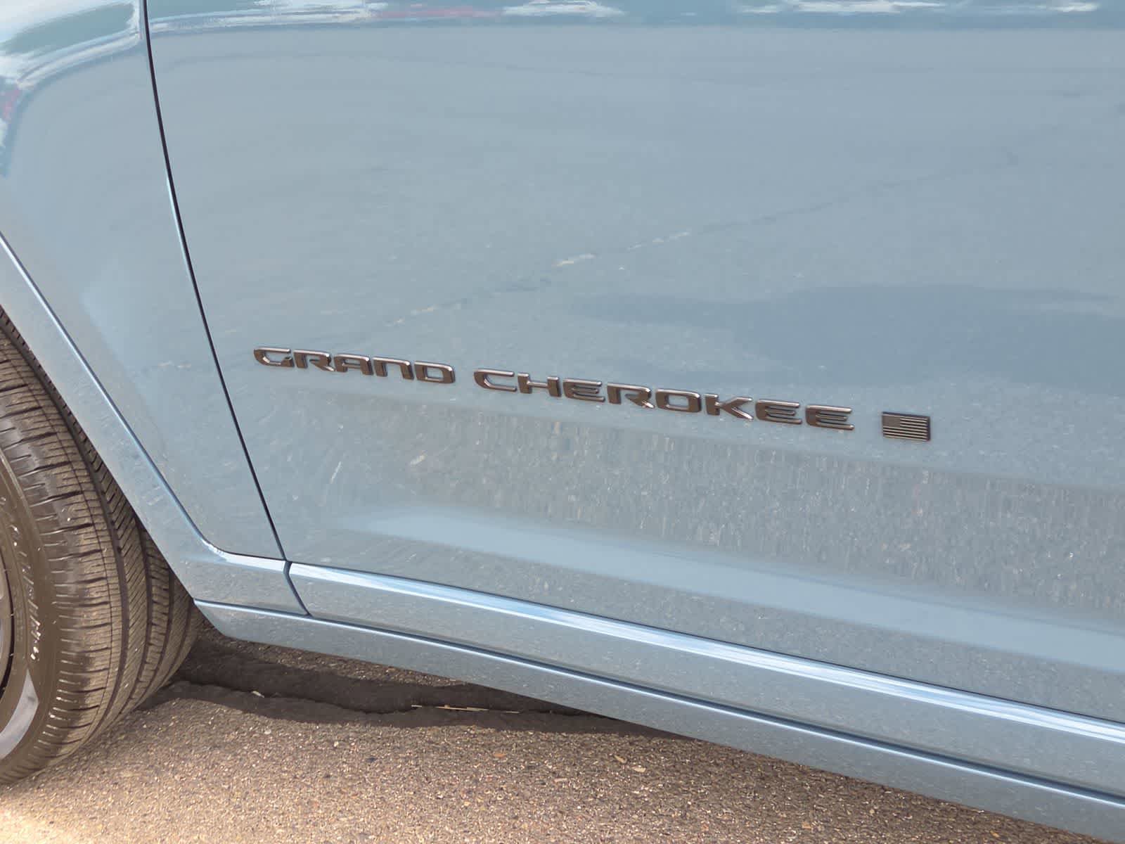 New 2026 Jeep Grand Cherokee Summit AWD/4WD image 15