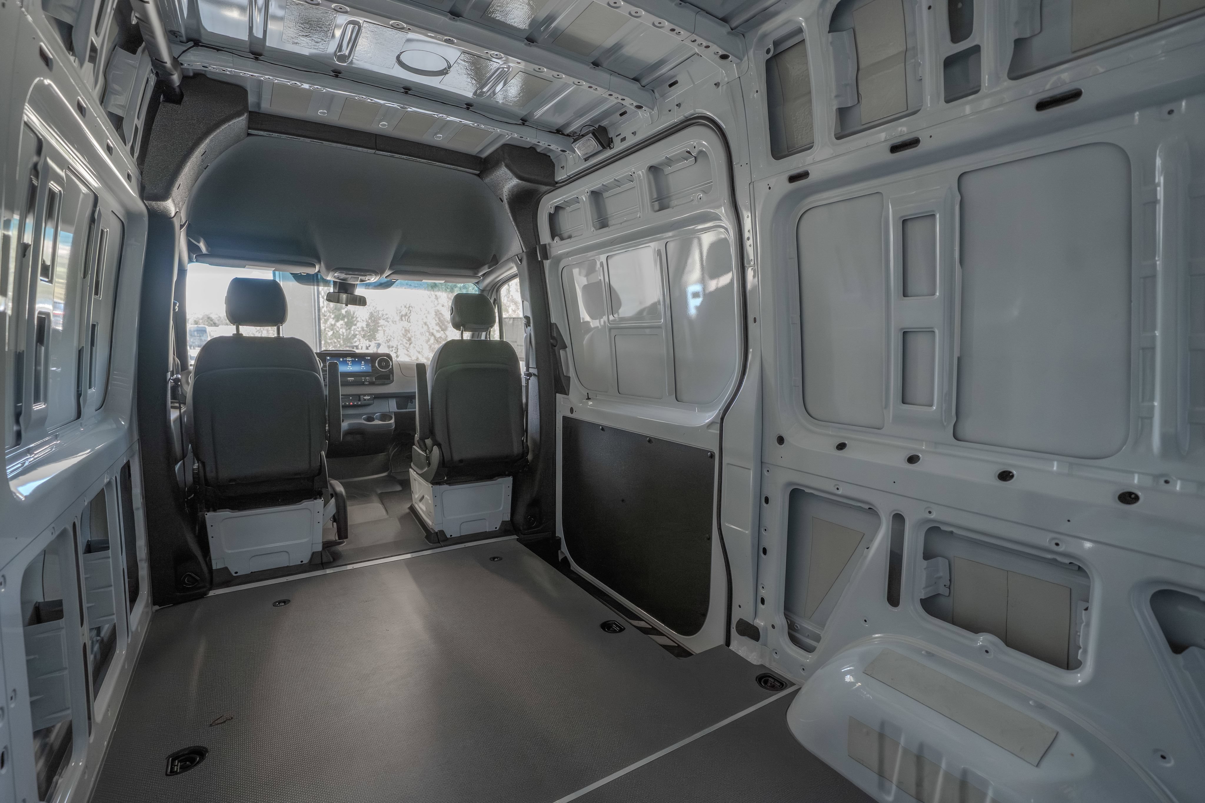 Used 2025 Mercedes-Benz Sprinter 2500 image 28