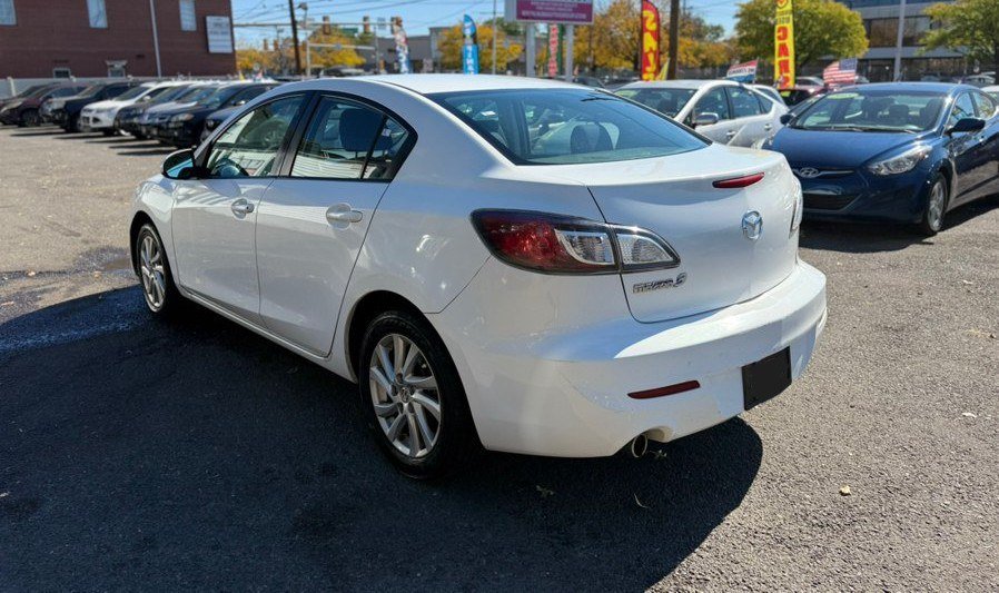 Used 2012 MAZDA MAZDA3 i Touring FWD image 5