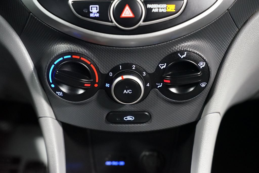 Used 2013 Hyundai Accent GS image 16