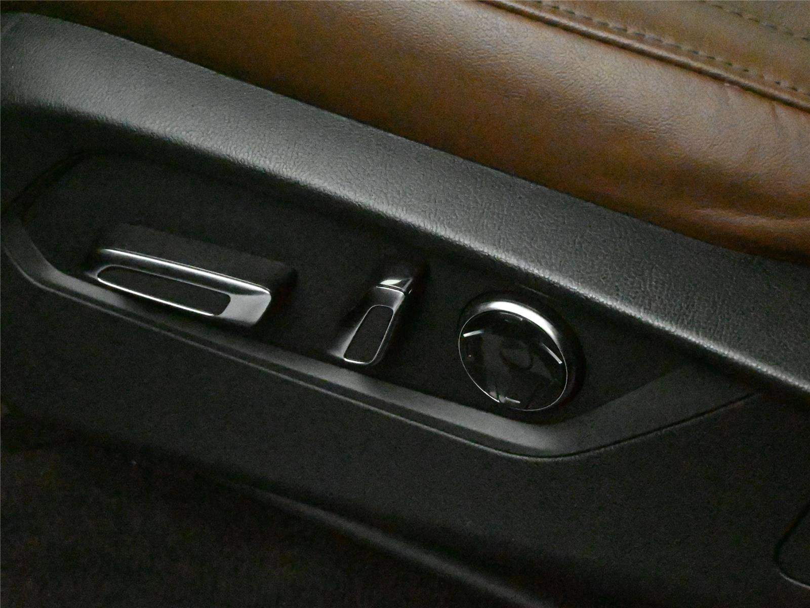 Certified 2024 Acura MDX SH-AWD w/ Technology Package image 11