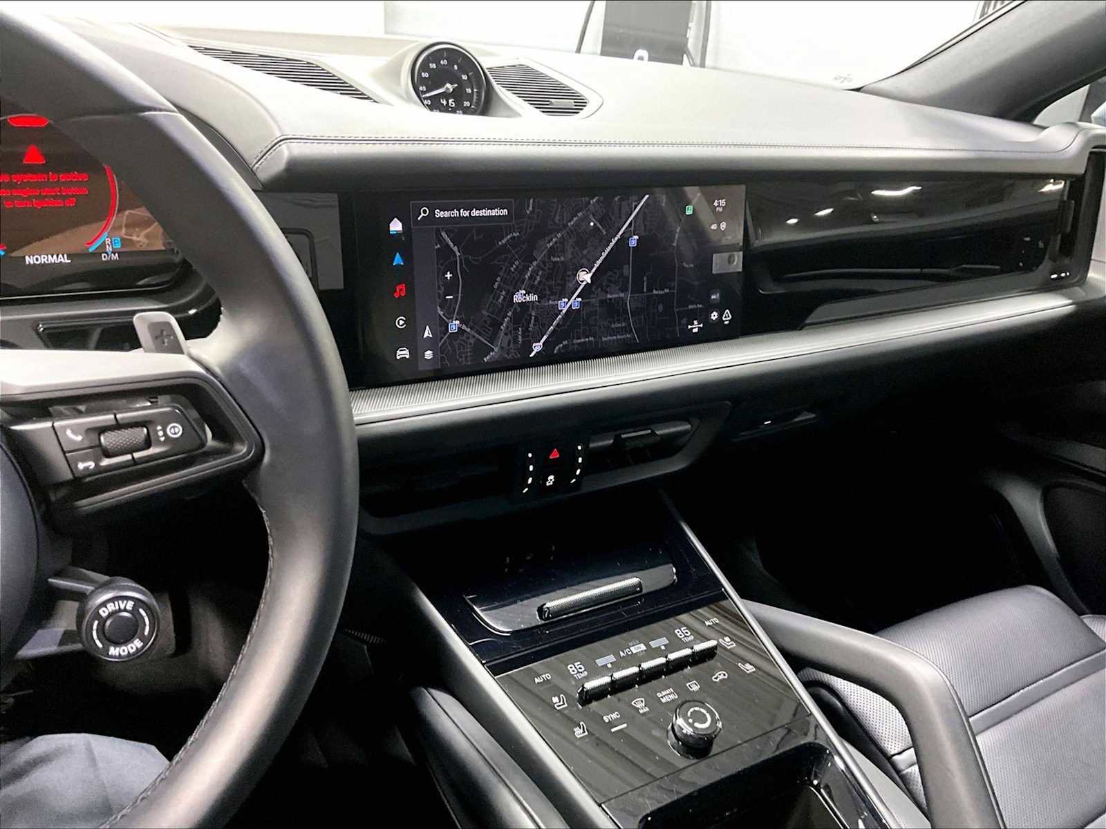 Used 2025 Porsche Cayenne Coupe image 19