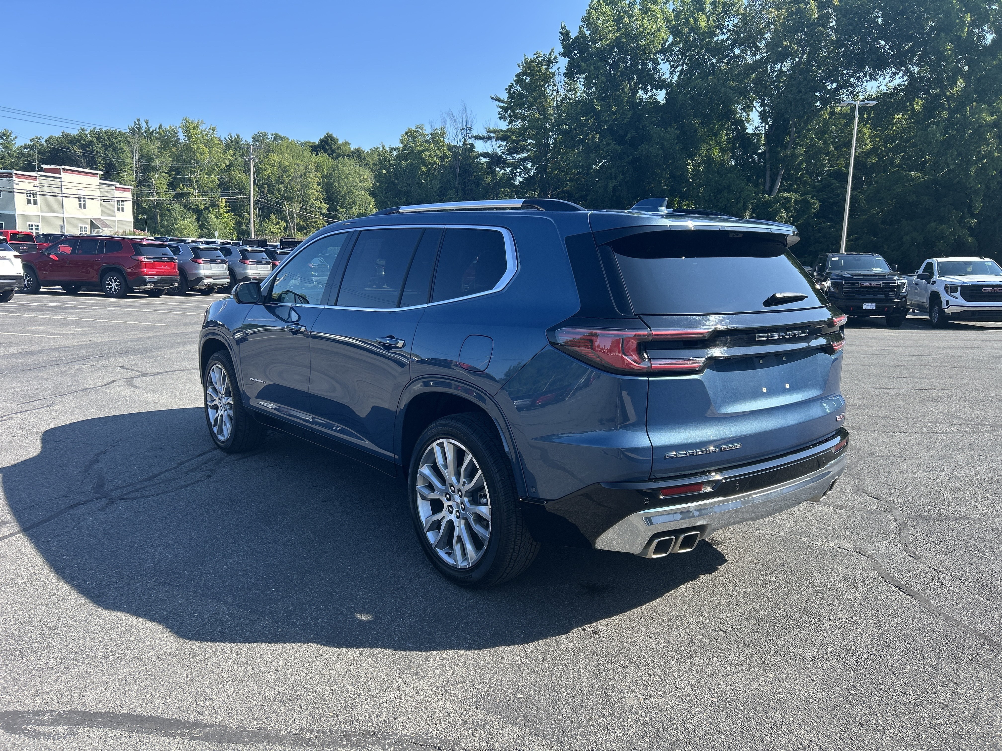 Certified 2025 GMC Acadia Denali w/ Super Cruise Package AWD/4WD image 6