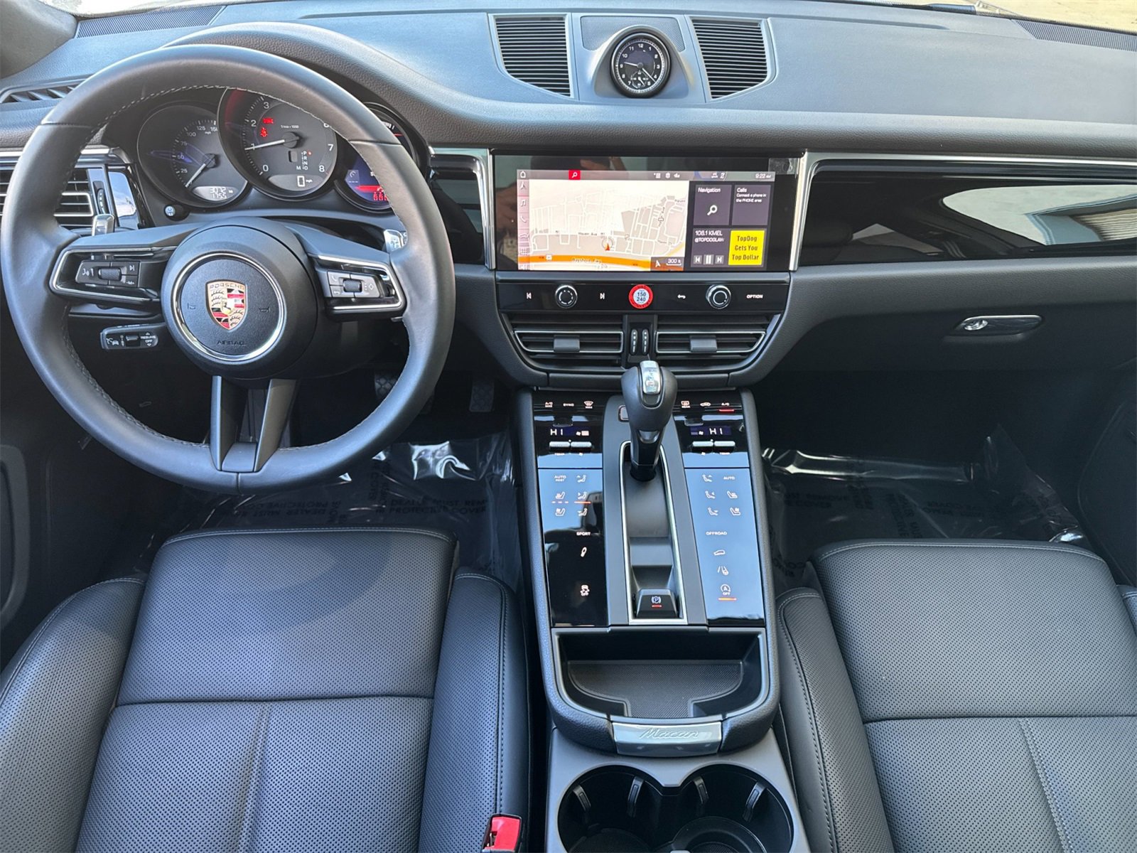 Used 2025 Porsche Macan image 6