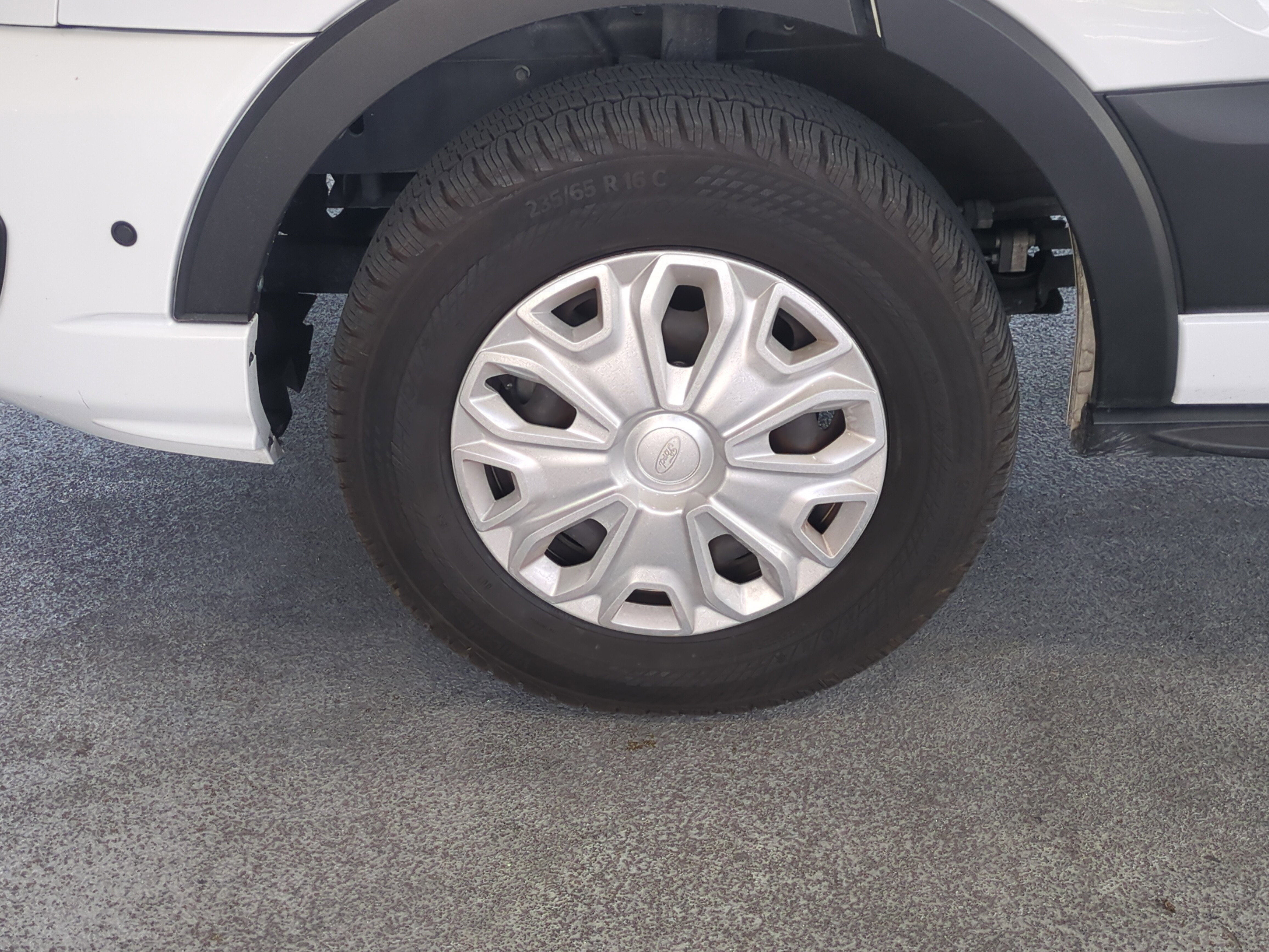 Used 2024 Ford Transit 350 XLT image 11