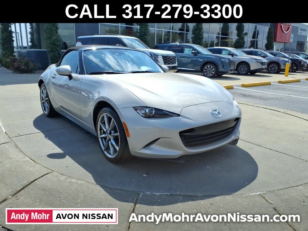 Used 2022 MAZDA MX-5 Miata Grand Touring RWD image 2
