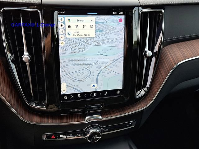 Certified 2023 Volvo XC60 B5 Ultimate w/ Climate Package image 18