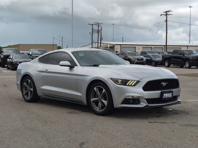 Used 2016 Ford Mustang Coupe RWD image 3