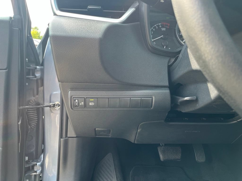 Used 2022 Toyota Corolla LE w/ LE Convenience Package FWD image 22
