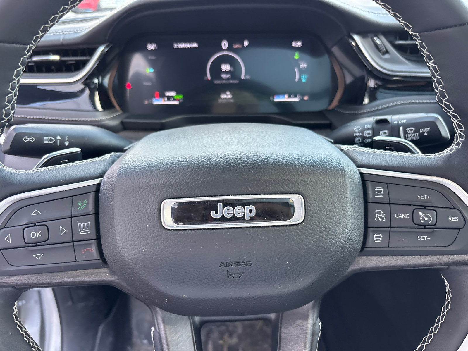 Used 2023 Jeep Grand Cherokee 30th Anniversary AWD/4WD image 16