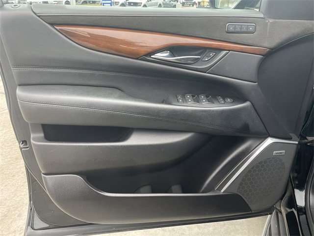 Used 2020 Cadillac Escalade Luxury image 23