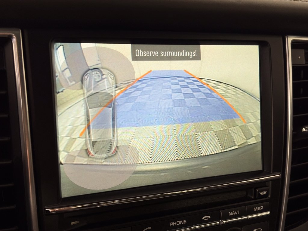 Used 2015 Porsche Panamera image 21