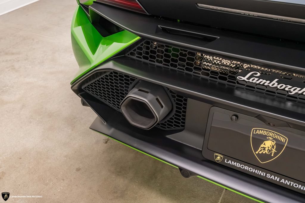 Used 2024 Lamborghini Huracan Tecnica RWD image 21