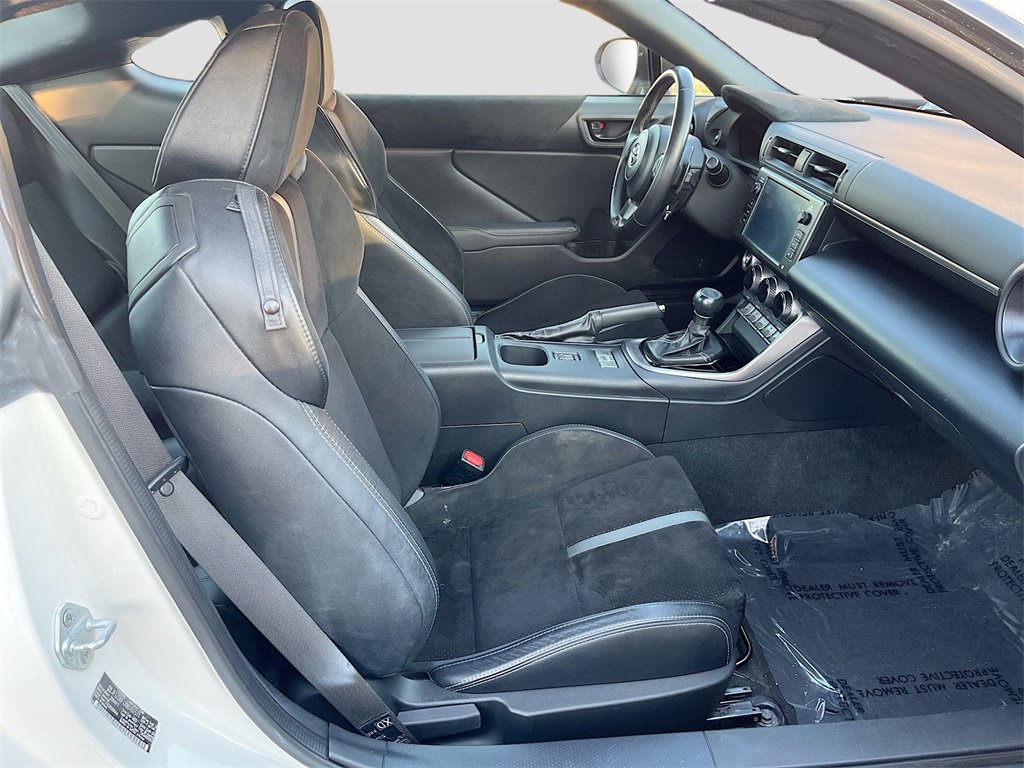 Used 2023 Toyota GR86 Premium w/ ALL Weather Mat Package (TMS) image 28
