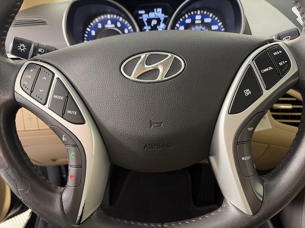 Used 2011 Hyundai Elantra Limited FWD image 16