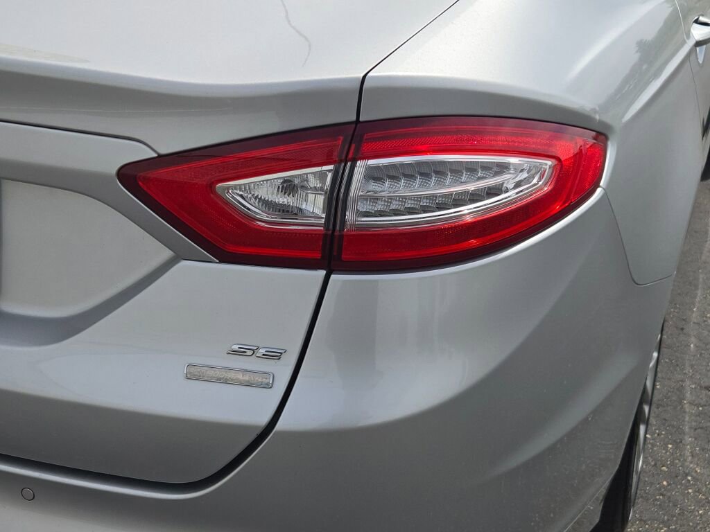 Used 2016 Ford Fusion SE w/ Equipment Group 202A AWD/4WD image 12