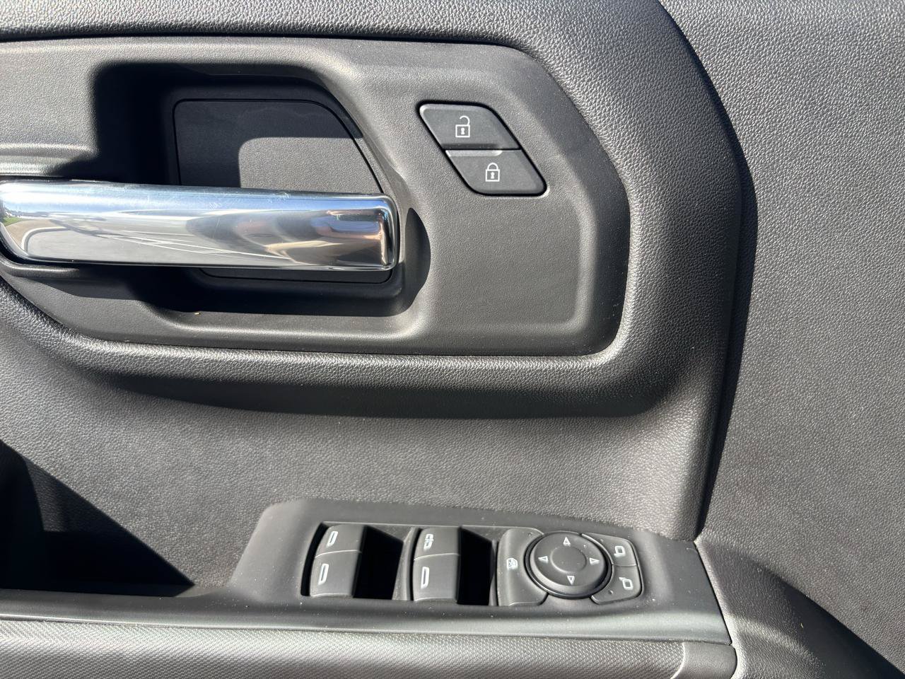 Used 2022 Chevrolet Silverado 1500 Custom w/ LPO, Dark Essentials Package AWD/4WD image 15